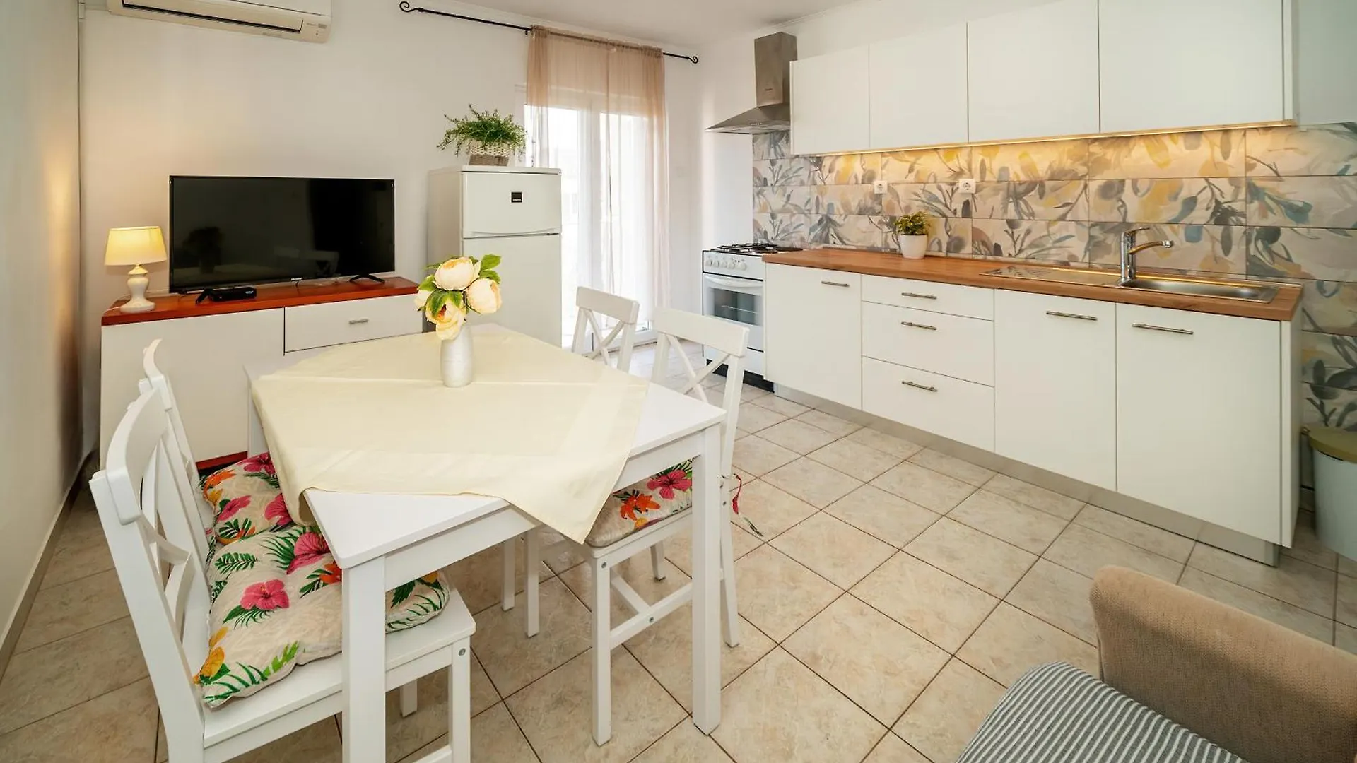 באסקה Apartments Karolina With Balcony