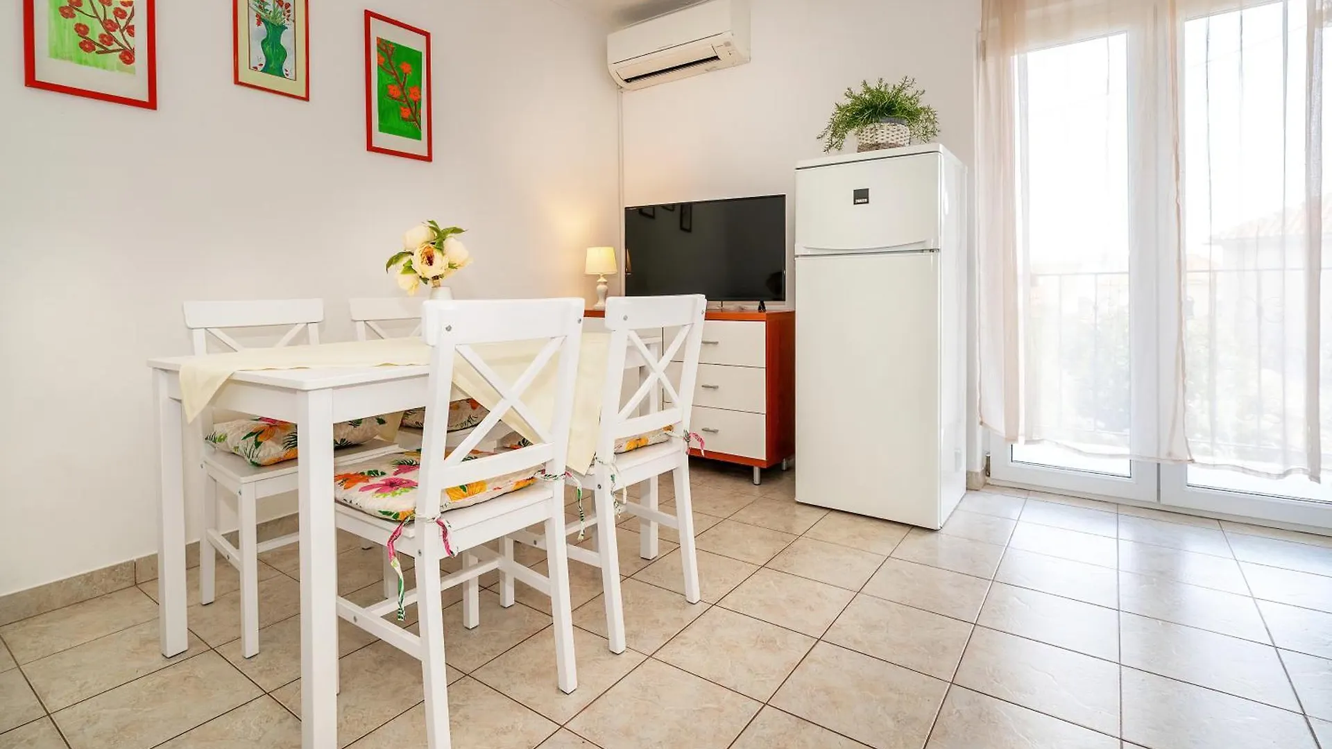 Apartments Karolina With Balcony Baska   Baska (Krk)